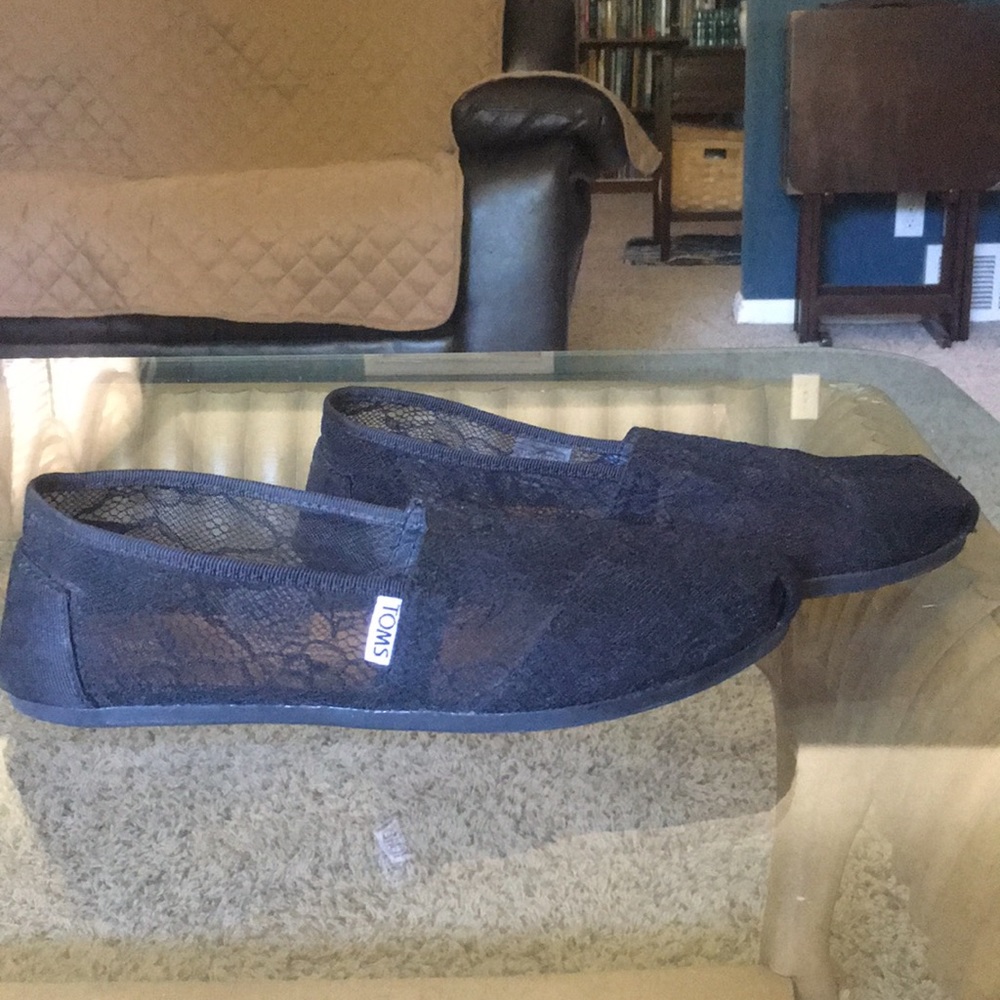 Size 8 Black Lace TOMS shoes.